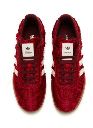 模特儿示范图 - 点击放大 - ADIDAS - X CAROLINE HÚ 女款 SAMBA OG 系带运动鞋