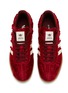 模特儿示范图 - 点击放大 - ADIDAS - X CAROLINE HÚ 女款 SAMBA OG 系带运动鞋