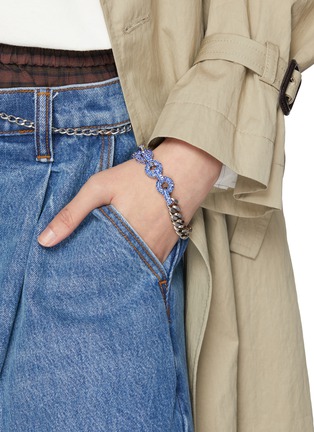 模特儿示范图 - 点击放大 - KITESY MARTIN STUDIO - Le Dani Bracelet — Silvered/Blue