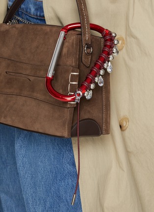 正面 -点击放大 - KITESY MARTIN STUDIO - Extra Large Cababiner Le Mousqueton Bag Charm — Red/Burgundy