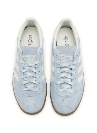 模特儿示范图 - 点击放大 - ADIDAS - 女款 HANDBALL SPEZIAL 系带运动鞋