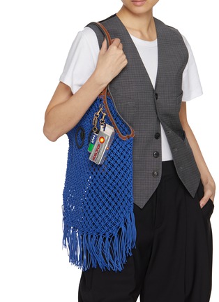 模特儿示范图 - 点击放大 - ANYA HINDMARCH - Nurofen Leather Keyring Charm