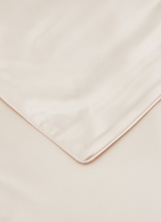 细节 –点击放大 - SILKY MIRACLE - The One Queen Size Silk Bed Set — Oatmeal/Gold
