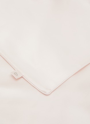 细节 –点击放大 - SILKY MIRACLE - The One Queen Size Silk Bed Set — Pale Pink