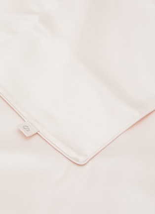 细节 –点击放大 - SILKY MIRACLE - The One King Size Silk Bed Set — Pale Pink
