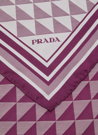 细节 - 点击放大 - PRADA - LOGO 图案真丝围巾