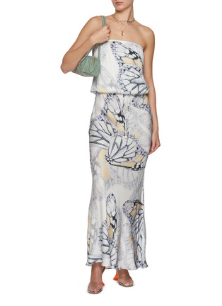 模特儿示范图 - 点击放大 - LITTLE JOE WOMAN BY GAIL ELLIOTT - Im A Superstar Strapless Maxi Dress