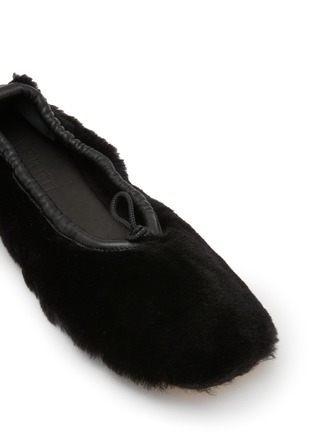 细节 - 点击放大 - HEREU - Puntera Shearling Ballerinas