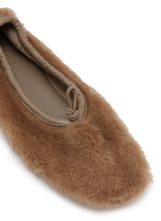 细节 - 点击放大 - HEREU - Puntera Shearling Ballerinas