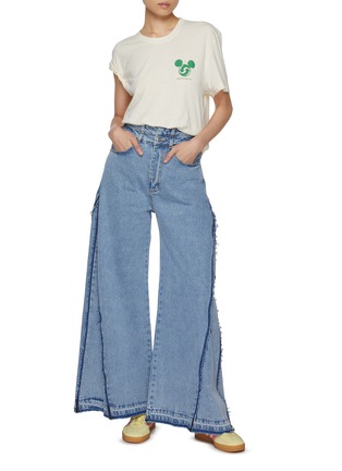 模特儿示范图 - 点击放大 - BETTTER - Classic Graphic Print T-Shirt