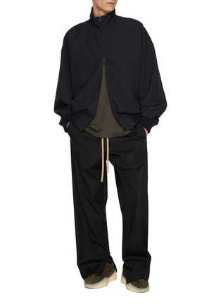 模特儿示范图 - 点击放大 - FEAR OF GOD - Oversized Basic T-Shirt