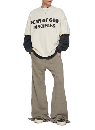 模特儿示范图 - 点击放大 - FEAR OF GOD - Disciple Print Relaxed Cotton T-Shirt