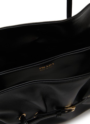 细节 - 点击放大 - PRADA - Small Curley Leather Shoulder Bag