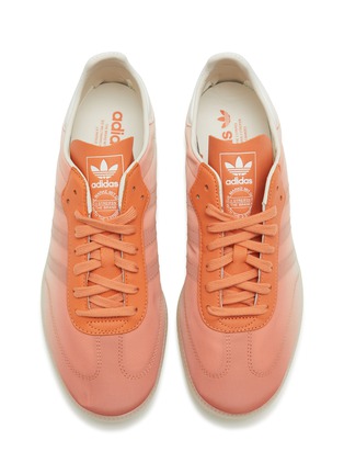 模特儿示范图 - 点击放大 - ADIDAS - 女款 SAMBA DECON 系带运动鞋