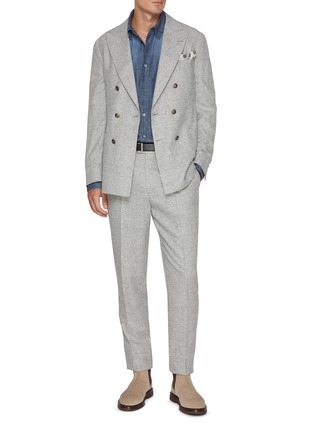 模特儿示范图 - 点击放大 - BRUNELLO CUCINELLI - Double Breasted Silk Wool Cashmere Suit