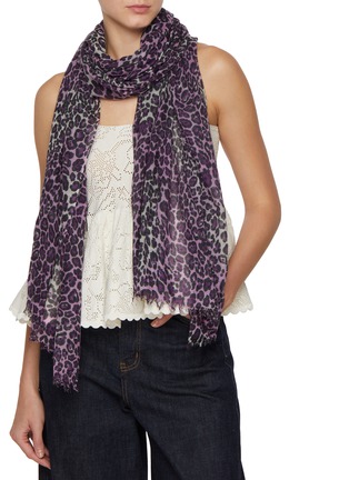 模特儿示范图 - 点击放大 - JOVENS - Leopard Print Cashmere Shawl Scarf