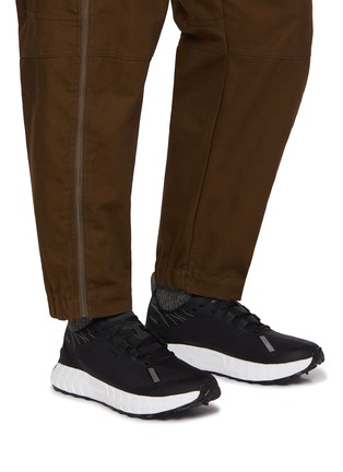 模特儿示范图 - 点击放大 - NORDA - 001 Low Top Men's Sneakers