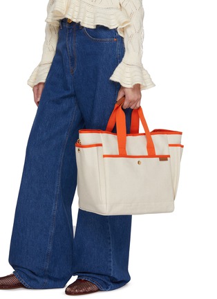 模特儿示范图 - 点击放大 - L/UNIFORM - The Canvas Tool Bag N°3