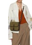 模特儿示范图 - 点击放大 - L/UNIFORM - The Cross Body Bag N°146