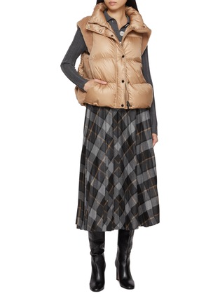 模特儿示范图 - 点击放大 - PESERICO - High Neck Puffer Vest