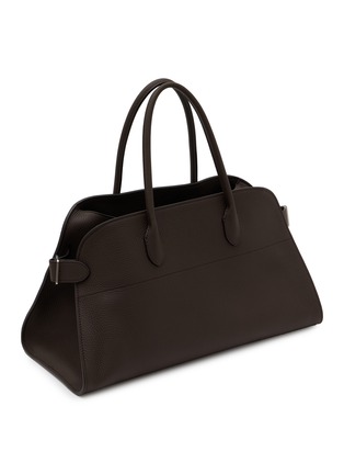 模特儿示范图 - 点击放大 - THE ROW - Margaux Grained Leather Handbag