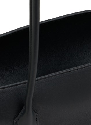 细节 - 点击放大 - THE ROW - TERRASSE 粒面皮单肩包