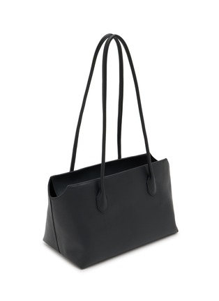 模特儿示范图 - 点击放大 - THE ROW - TERRASSE 粒面皮单肩包