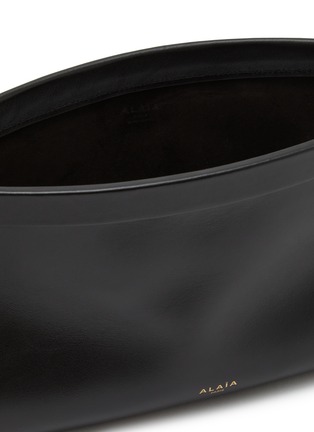 细节 - 点击放大 - ALAÏA - 中号 LE CLICK EAST WEST 皮革手提袋
