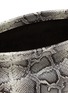 细节 - 点击放大 - ALAÏA - Medium Le Click E/W Snake Leather Shoulder Bag