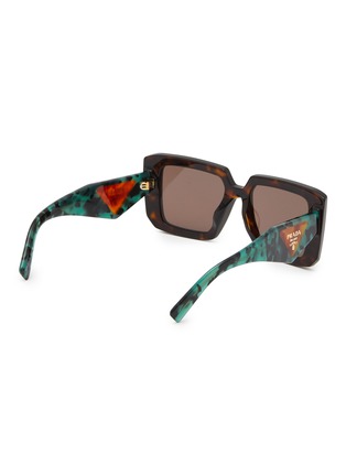模特儿示范图 - 点击放大 - PRADA - Square Tortoise Acetate Sunglasses