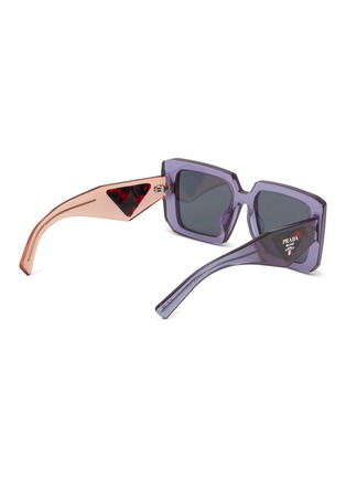 模特儿示范图 - 点击放大 - PRADA - Transparent Square Acetate Sunglasses