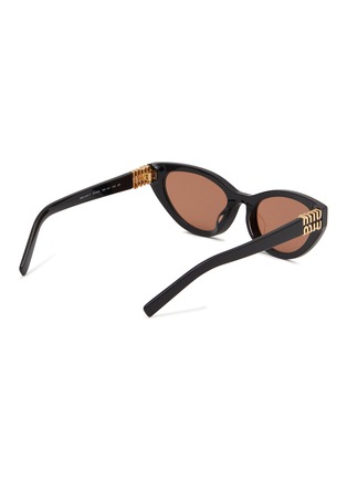 模特儿示范图 - 点击放大 - MIU MIU - Butterfly Stacked Logo Acetate Sunglasses
