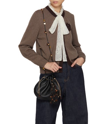 模特儿示范图 - 点击放大 - ROSANTICA - Calliope Ambra Embellished Leather Crossbody Bag
