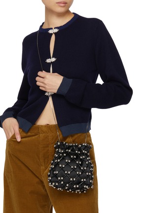 模特儿示范图 - 点击放大 - ROSANTICA - Selene Opulenza Net Crossbody Bag