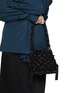 模特儿示范图 - 点击放大 - ROSANTICA - Legame Large Strass Net Bucket Bag
