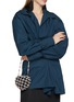 正面 -点击放大 - ROSANTICA - Selene Capri Crystal Embellished Strass Net Clutch
