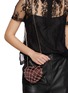 正面 -点击放大 - ROSANTICA - Selene Capri Crystal Embellished Strass Net Clutch