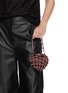 模特儿示范图 - 点击放大 - ROSANTICA - Selene Capri Crystal Embellished Strass Net Clutch