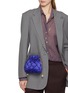 模特儿示范图 - 点击放大 - ROSANTICA - Selene Capri Crystal Embellished Strass Net Clutch