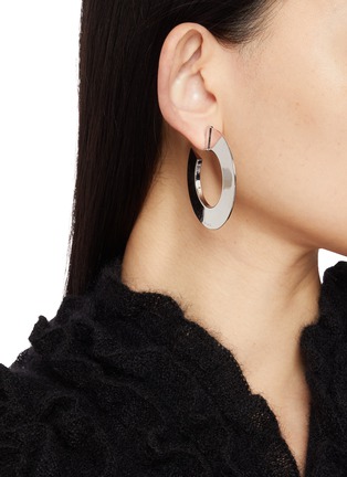 正面 -点击放大 - ALAÏA - Aluminium Brass Blade Hoop Earrings
