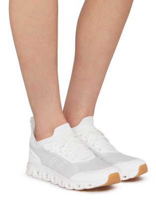 模特儿示范图 - 点击放大 - ON - Cloud 6 Versa Women's Sneakers