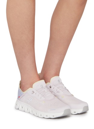 模特儿示范图 - 点击放大 - ON - Cloud 6 Coast Women's Sneakers