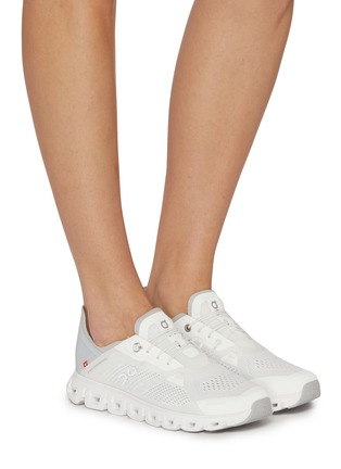 模特儿示范图 - 点击放大 - ON - Cloud 6 Coast Women's Sneakers
