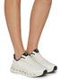 模特儿示范图 - 点击放大 - ON - Cloudtilt Women's Sneakers