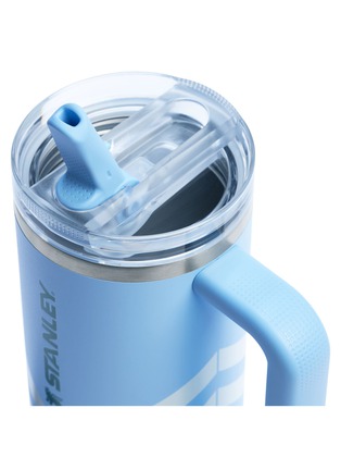 细节 –点击放大 - STANLEY - The Quencher ProTour Flip Straw Lid Tumbler 30oz — Cornflower Chevron