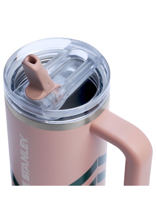 细节 –点击放大 - STANLEY - The Quencher ProTour Flip Straw Lid Tumbler 30oz — Peach Whip Chevron