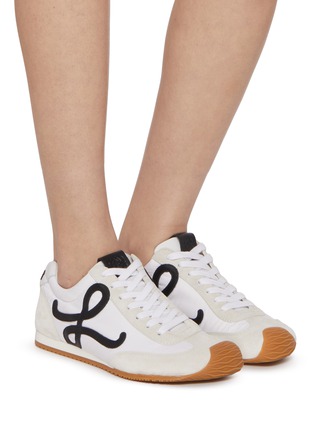 模特儿示范图 - 点击放大 - LOEWE - Ballet Runner 2.0 Women's Sneakers