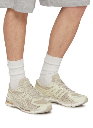 模特儿示范图 - 点击放大 - ASICS - Gel-Kayano 20 Men's Sneakers