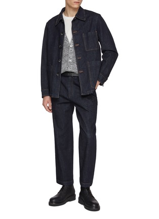 模特儿示范图 - 点击放大 - BARENA - Pleated Carrot Dark Wash Jeans