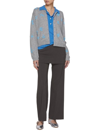 模特儿示范图 - 点击放大 - ATELIER EDITION - Flower Beaded Cardigan